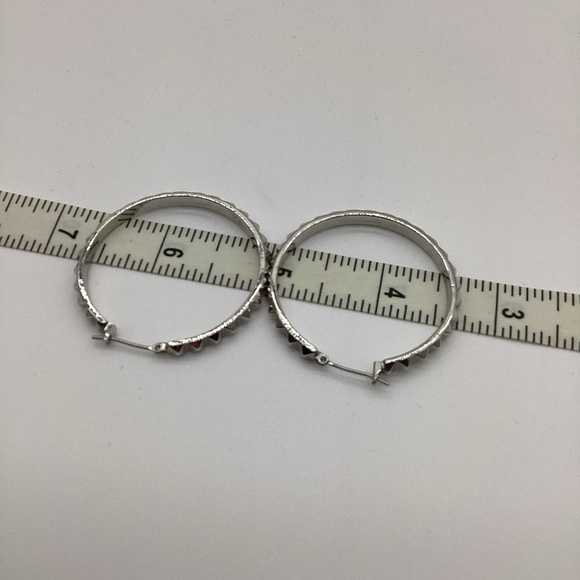 1858. Silver Hoops 1.5" w/ Triangular Pattern VGUC - Picture 3 of 4